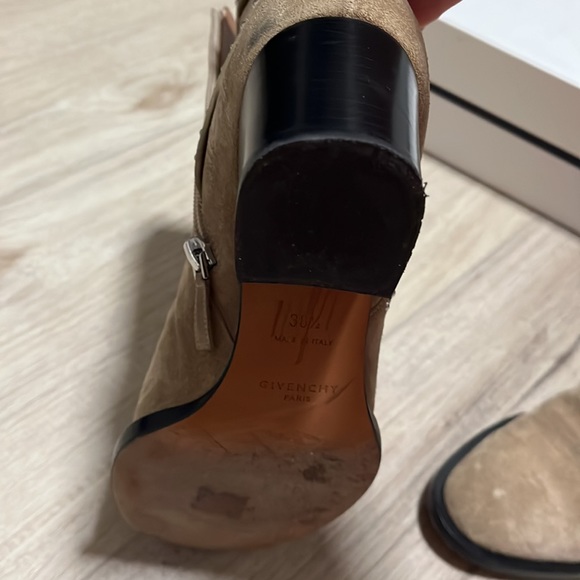 Givenchy Ankle Boots Beige Calf Suede 8.5 - Picture 14 of 16